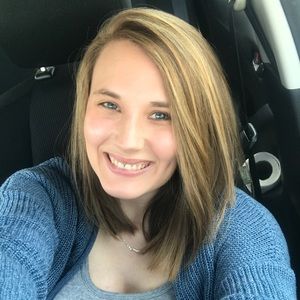 Meet your Posher, Elizabeth